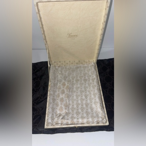 Rare Gucci TV guide case with box - Picture 10 of 10